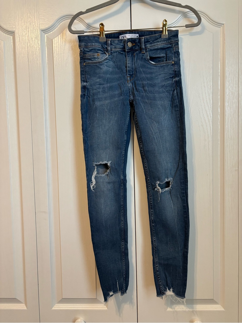 Zara Women's Skinny Distressed Jeans in Blue